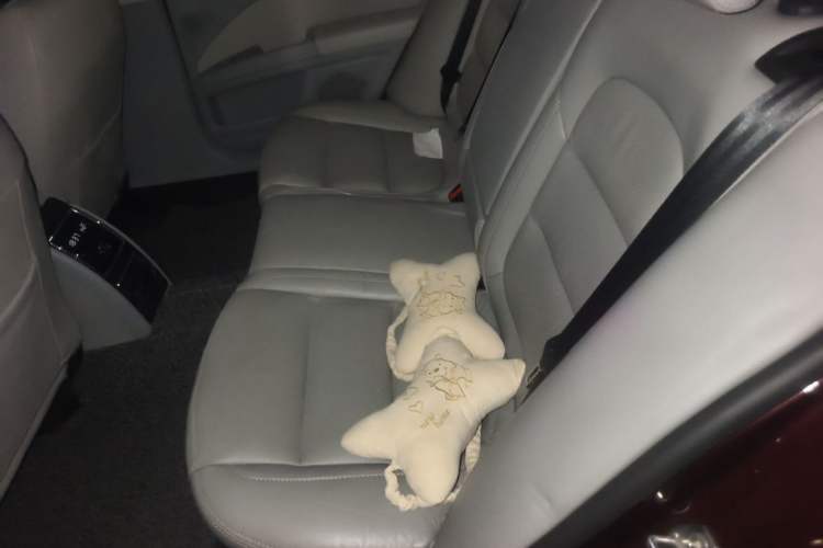 Used Skoda Superb 2012 1.4TSI 5th Anniversary Limited Edition Left Rear Seat