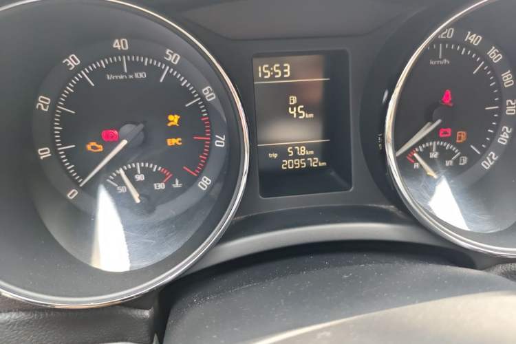 Used Skoda Superb 2012 1.4TSI Manual Zhiya Edition Odometer Close Up