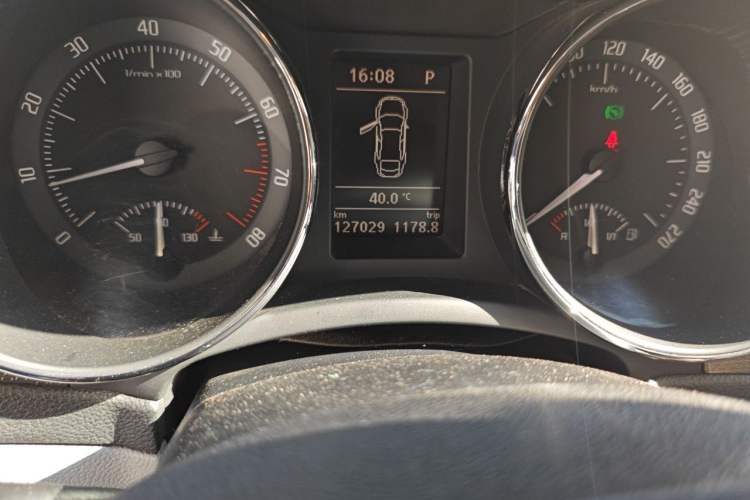 Used Skoda Superb 2012 2.0 TSI Automatic Elegant Edition Odometer Close Up