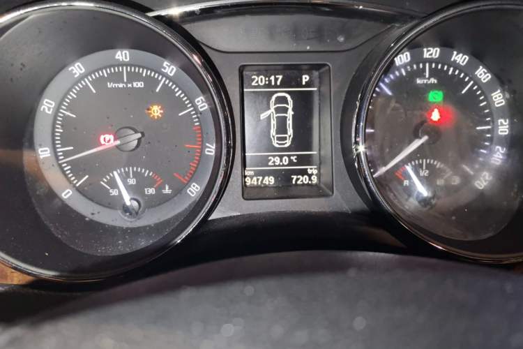 Used Skoda Superb 2012 1.8TSI Automatic Prestige Edition Odometer Close Up