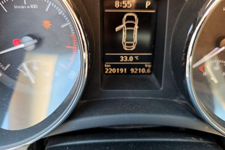 Used Skoda Superb 2012 1.8TSI Automatic Prestige Edition Odometer Close Up