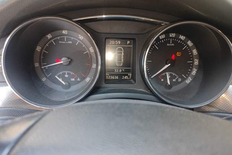 Used Skoda Superb 2012 1.4TSI DSG Elegant Edition Odometer Close Up