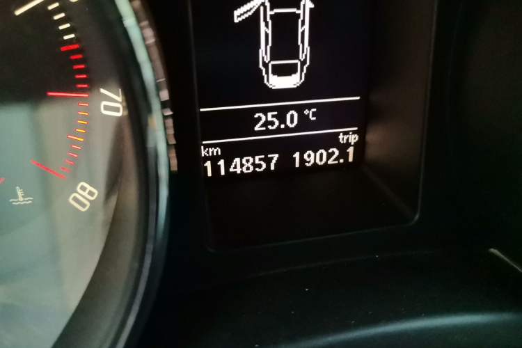 Used Skoda Superb 2012 1.4TSI DSG Elegant Edition Odometer Close Up