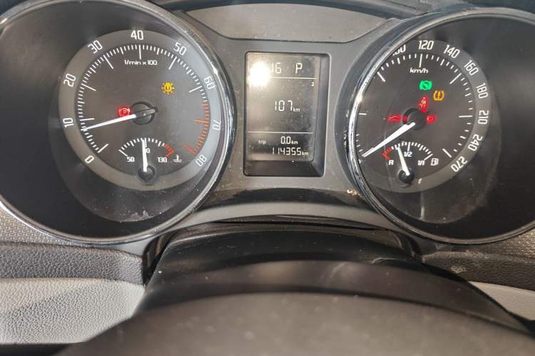 Used Skoda Superb 2012 1.4TSI DSG Zhiya Edition Odometer Close Up