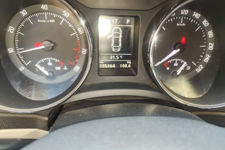 Used Skoda Superb 2012 1.8TSI Automatic Elegant Edition Odometer Close Up