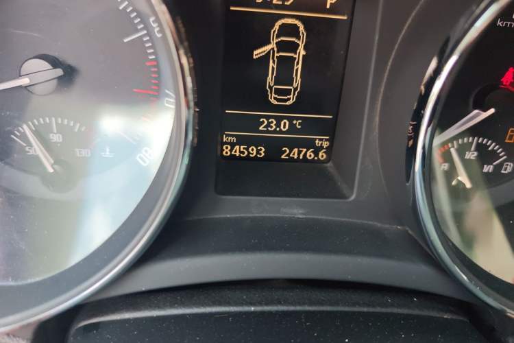 Used Skoda Superb 2012 1.8TSI Automatic Elegant Edition Odometer Close Up