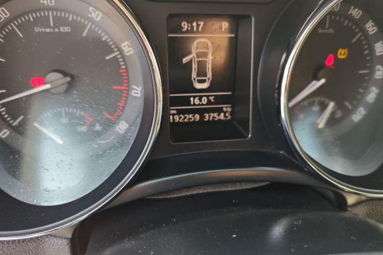 Used Skoda Superb 2012 1.4TSI DSG Elegant Edition Odometer Close Up