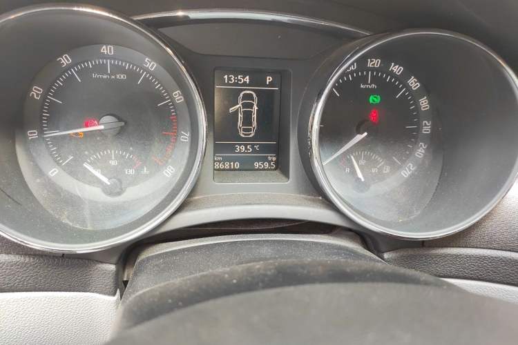 Used Skoda Superb 2012 1.8TSI Automatic Elegant Edition Odometer Close Up
