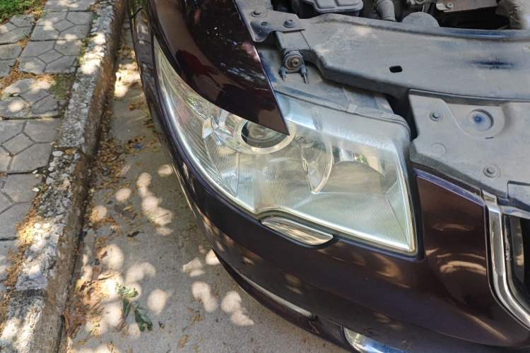 Used Skoda Superb 2012 1.4TSI DSG Elegant Edition Right Front Headlight