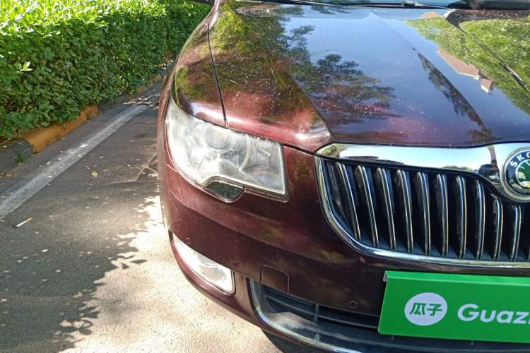 Used Skoda Superb 2012 1.8TSI Manual Elegant Edition Right Front Headlight