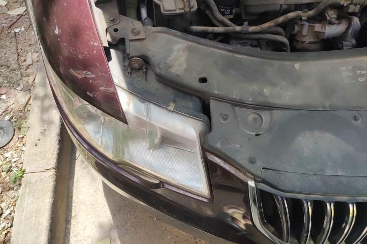 Used Skoda Superb 2012 1.8TSI Automatic Elegant Edition Right Front Headlight