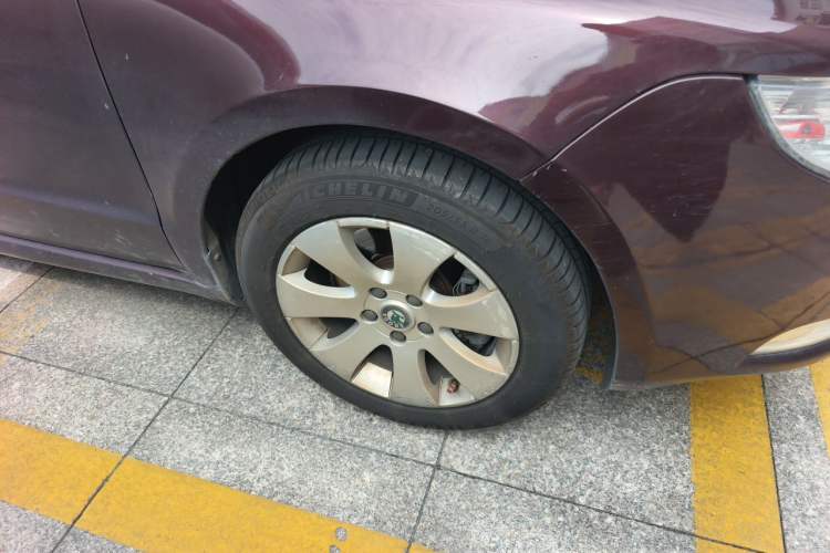 Used Skoda Superb 2012 1.4TSI DSG Zhiya Edition Right Front Wheel Hub