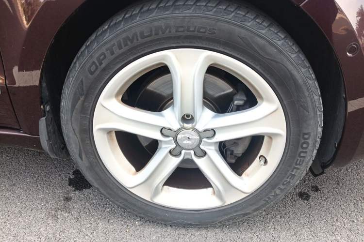 Used Skoda Superb 2012 1.8TSI Manual Elegant Edition Right Front Wheel Hub