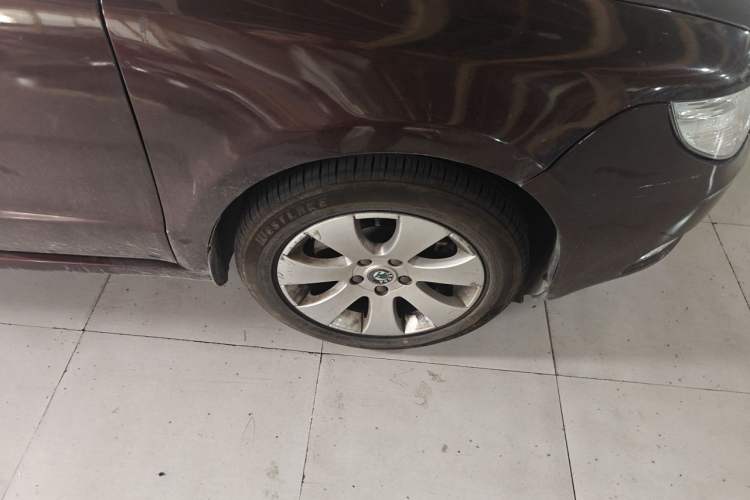 Used Skoda Superb 2012 1.4TSI DSG Zhiya Edition Right Front Wheel Hub