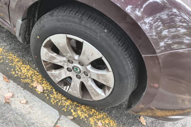 Used Skoda Superb 2012 1.4TSI DSG Zhiya Edition Right Front Wheel Hub