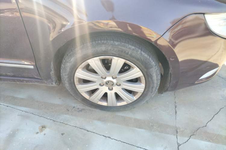 Used Skoda Superb 2012 1.8TSI Automatic Prestige Edition Right Front Wheel Hub