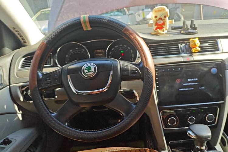 Used Skoda Superb 2012 2.0 TSI Automatic Elegant Edition Steering Wheel