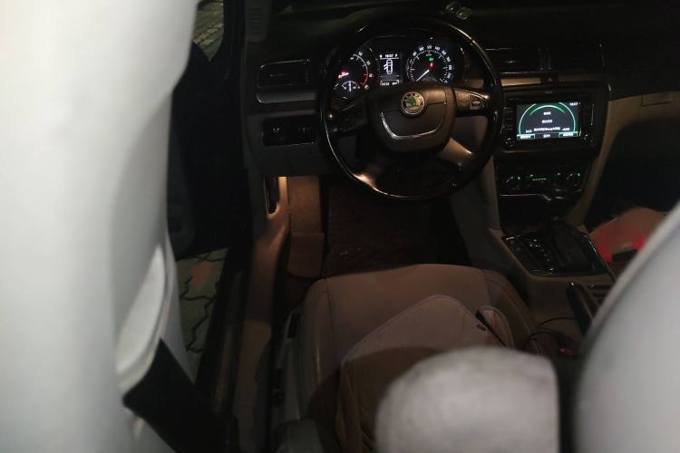 Used Skoda Superb 2012 2.0 TSI Automatic Luxury Edition Steering Wheel