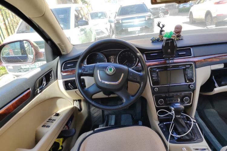 Used Skoda Superb 2012 2.0 TSI Automatic Elegant Edition Steering Wheel