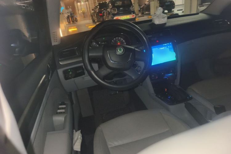 Used Skoda Superb 2012 1.4TSI 5th Anniversary Limited Edition Steering Wheel