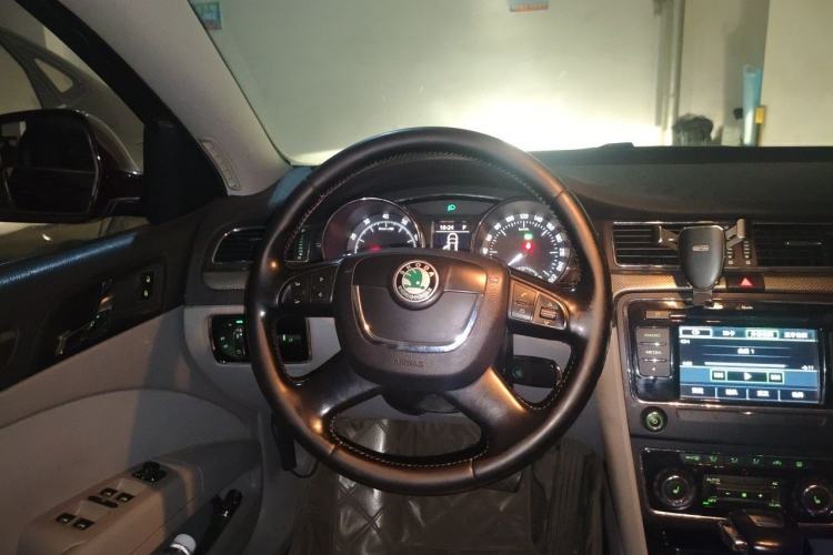Used Skoda Superb 2012 1.8TSI Automatic Prestige Edition Steering Wheel