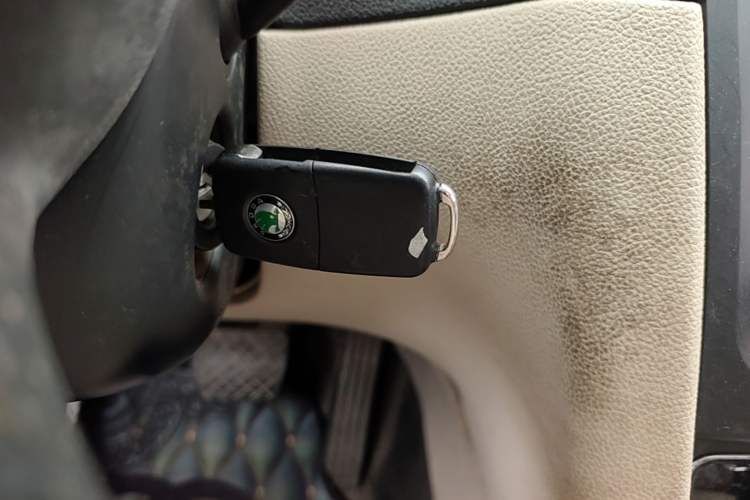 Used Skoda Superb 2012 1.8TSI Automatic Elegant Edition Vehicle Key