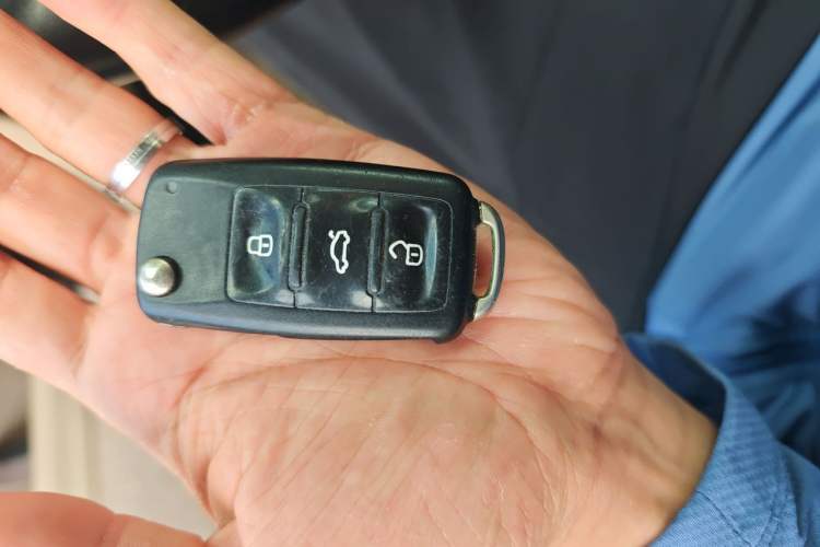 Used Skoda Superb 2012 1.8TSI Automatic Elegant Edition Vehicle Key