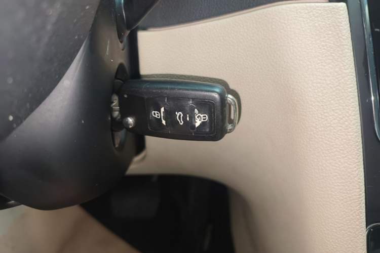 Used Skoda Superb 2012 1.8TSI Automatic Elegant Edition Vehicle Key
