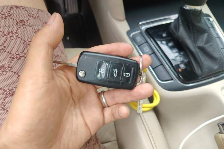 Used Skoda Superb 2012 1.8TSI Automatic Elegant Edition Vehicle Key