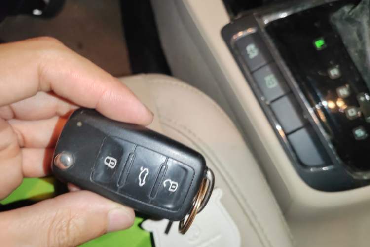 Used Skoda Superb 2012 2.0 TSI Automatic Luxury Edition Vehicle Key