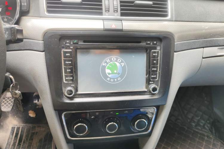 Used Skoda Superb 2012 1.4TSI Manual Zhiya Edition Audio And AC Panel