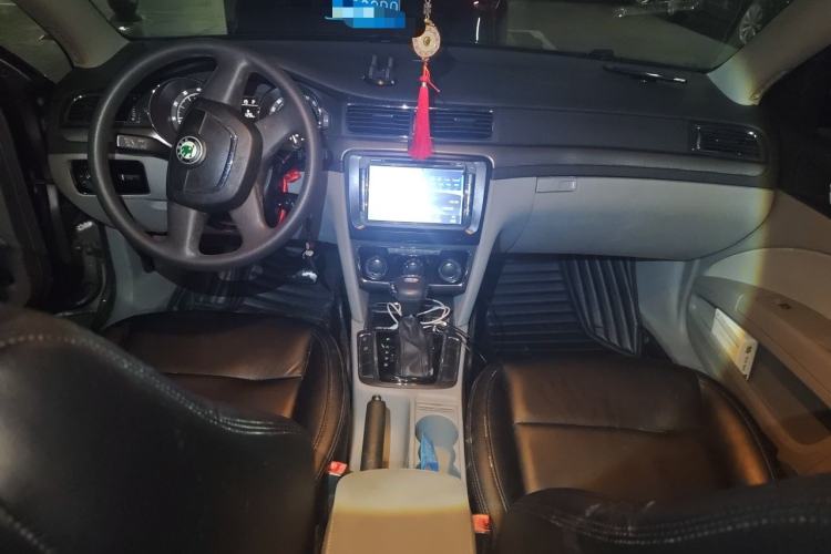 Used Skoda Superb 2012 1.4TSI DSG Zhiya Edition Center Console