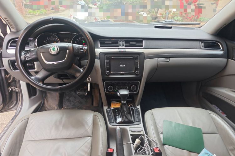 Used Skoda Superb 2012 1.8TSI Automatic Prestige Edition Center Console