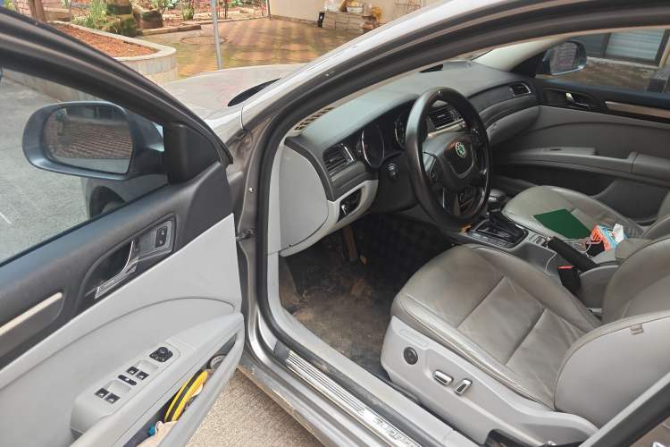 Used Skoda Superb 2012 1.8TSI Automatic Prestige Edition Driver Seat