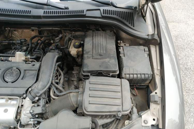 Used Skoda Superb 2012 1.4TSI DSG Zhiya Edition Engine Bay Left