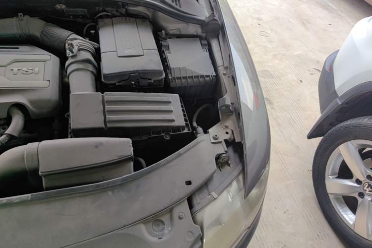 Used Skoda Superb 2012 1.8TSI Automatic Elegant Edition Engine Bay Left