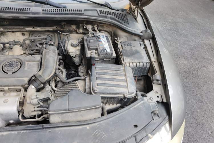 Used Skoda Superb 2012 1.4TSI Manual Zhiya Edition Engine Bay Left