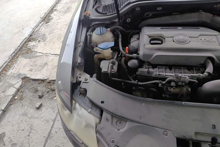 Used Skoda Superb 2012 1.8TSI Automatic Elegant Edition Engine Bay Right