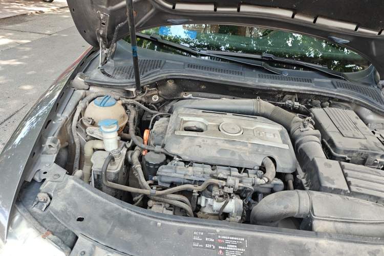 Used Skoda Superb 2012 1.8TSI Manual Elegant Edition Engine Bay Right
