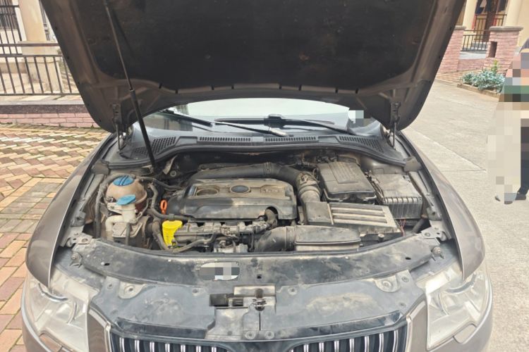 Used Skoda Superb 2012 1.8TSI Automatic Prestige Edition Engine Bay