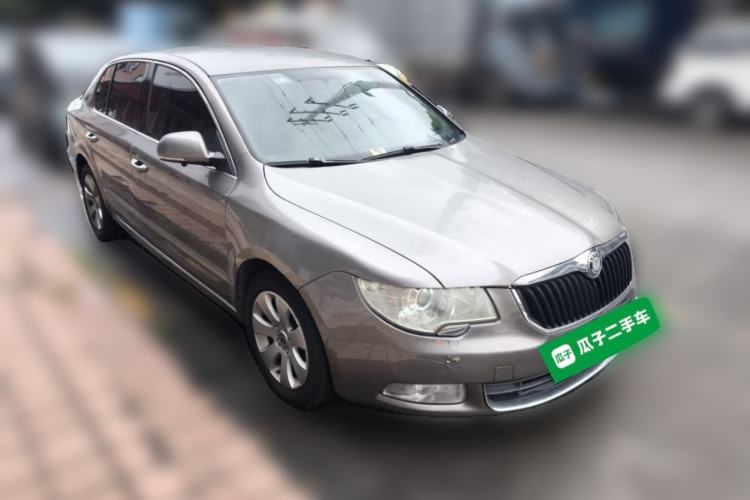 Used Skoda Superb 2012 1.4TSI 5th Anniversary Limited Edition Front Right 45 Deg