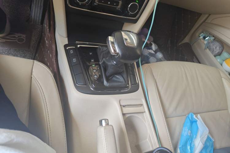 Used Skoda Superb 2012 1.8TSI Automatic Prestige Edition Gear Lever