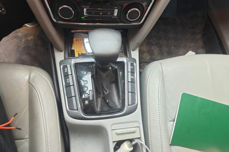 Used Skoda Superb 2012 1.8TSI Automatic Prestige Edition Gear Lever