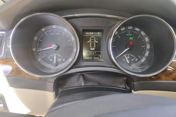 Used Skoda Superb 2012 1.8TSI Automatic Prestige Edition Instrument Cluster