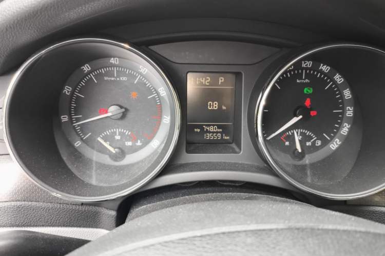 Used Skoda Superb 2012 1.4TSI 5th Anniversary Limited Edition Instrument Cluster