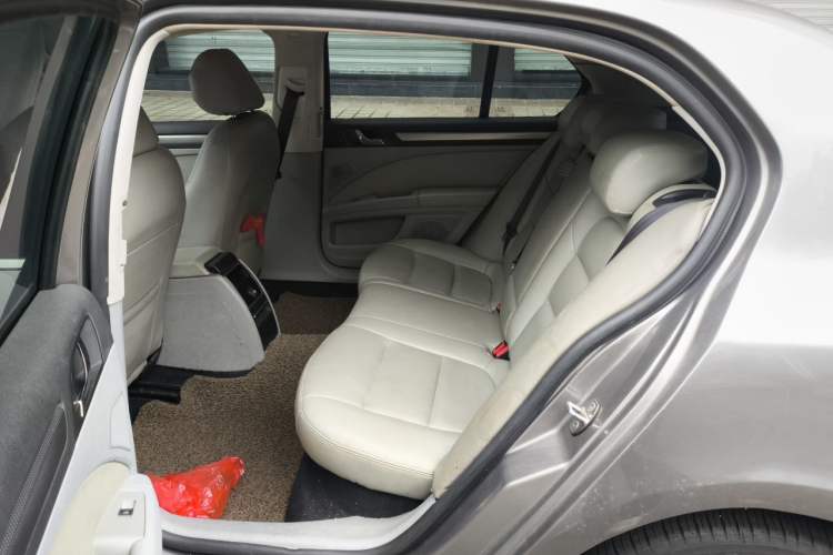 Used Skoda Superb 2012 1.4TSI 5th Anniversary Limited Edition Left Rear Seat