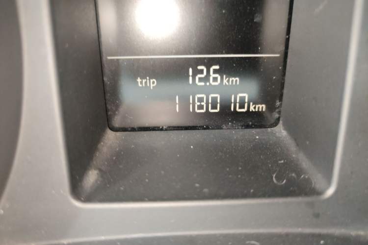 Used Skoda Superb 2012 1.4TSI DSG Zhiya Edition Odometer Close Up
