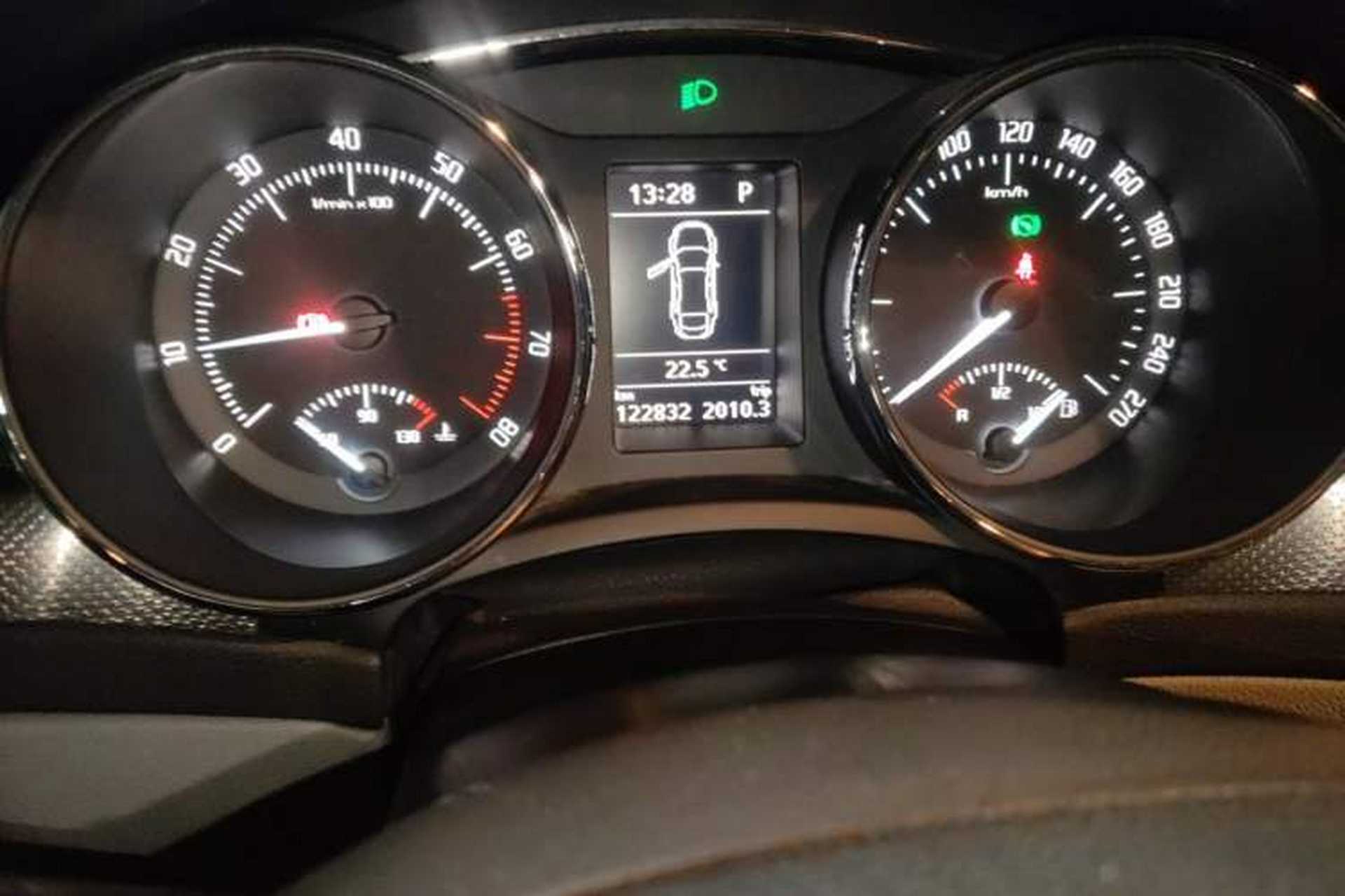 Used Skoda Superb 2012 1.8TSI Automatic Elegant Edition Odometer Close Up