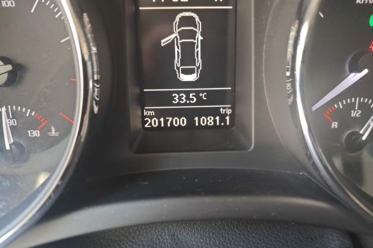 Used Skoda Superb 2012 1.8TSI Automatic Prestige Edition Odometer Close Up