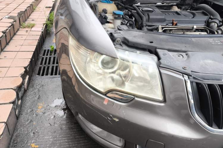 Used Skoda Superb 2012 1.4TSI 5th Anniversary Limited Edition Right Front Headlight